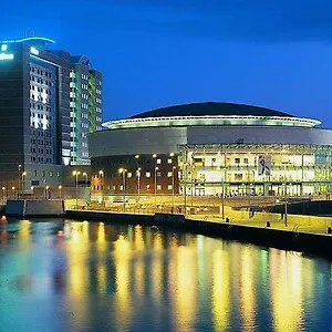 https://hilton-belfast.belfasthotelsireland.com